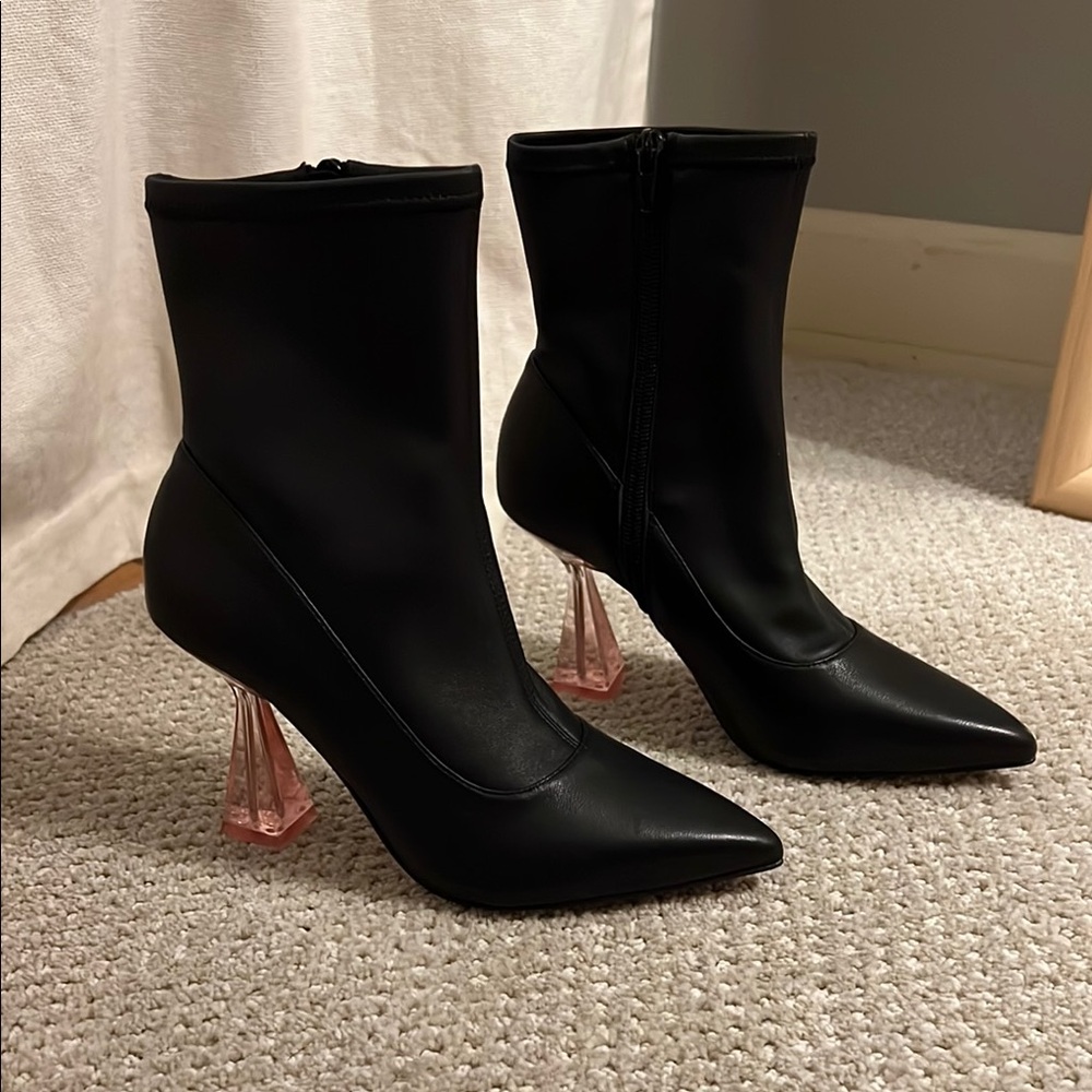 Ted Baker London Liya Boots with pink heel
